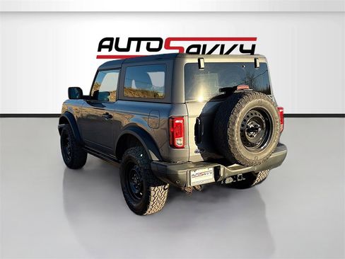 Used 2022 Ford Bronco Black Diamond image 5