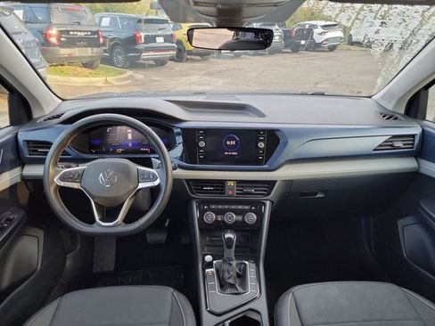 Used 2024 Volkswagen Taos SE FWD image 25