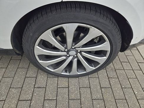 Used 2023 Land Rover Range Rover SE image 9