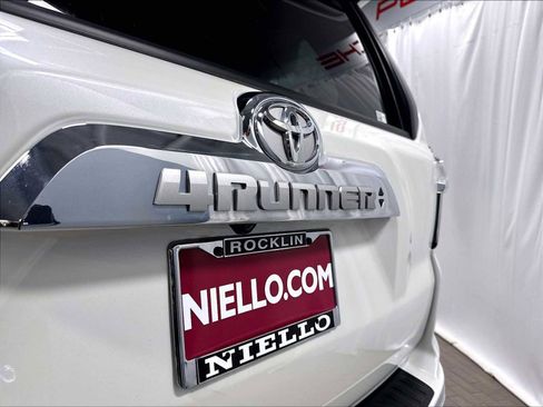 Used 2023 Toyota 4Runner Limited AWD/4WD image 33