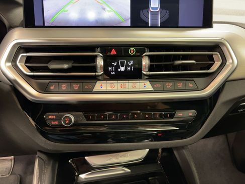 Used 2025 BMW X4 xDrive30i image 26