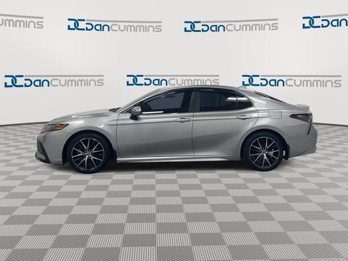 Used 2022 Toyota Camry SE AWD/4WD image 5