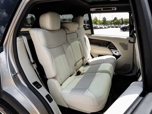 New 2026 Land Rover Range Rover Long Wheelbase SE AWD/4WD image 43