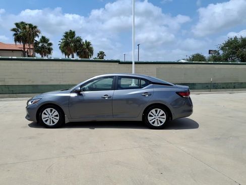 Used 2022 Nissan Sentra S FWD image 2