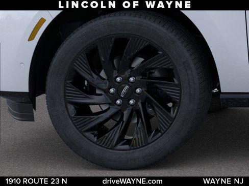 New 2025 Lincoln Navigator Reserve w/ Jet Appearance Package AWD/4WD image 20