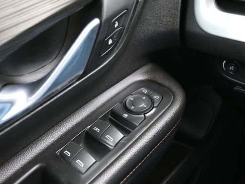 Used 2020 GMC Terrain SLT image 24