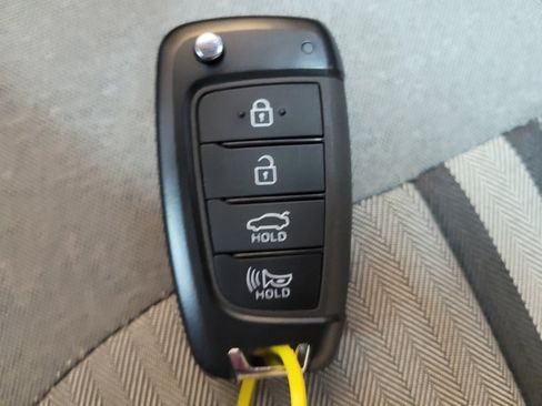 Used 2021 Hyundai Sonata SE image 32