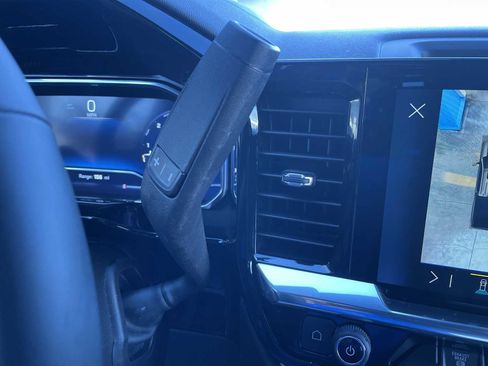 Used 2024 Chevrolet Silverado 2500 LTZ w/ LTZ Premium Package image 15