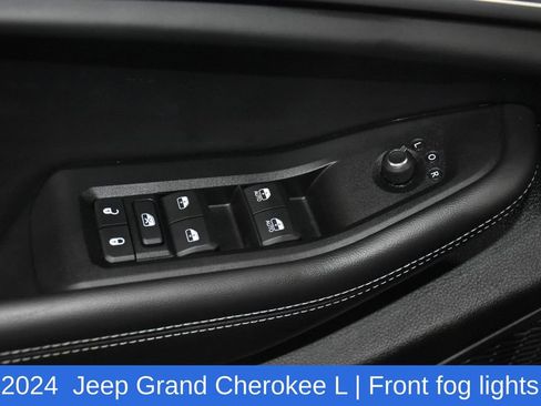Used 2024 Jeep Grand Cherokee L Limited w/ Luxury Tech Group II image 23