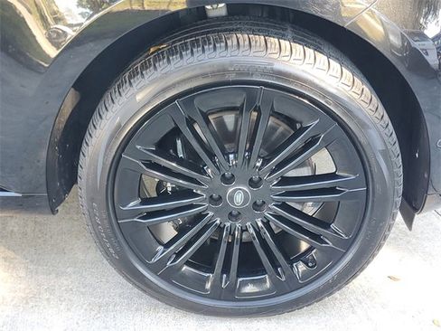 Used 2023 Land Rover Range Rover SE image 7