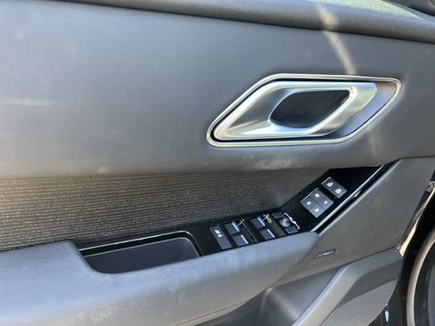 Used 2025 Land Rover Range Rover Velar Dynamic SE image 14