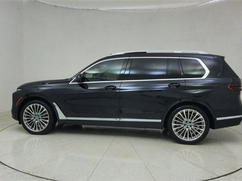Used 2025 BMW X7 xDrive40i w/ Executive Package image 72