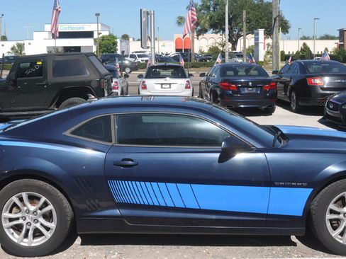Used 2015 Chevrolet Camaro LS RWD image 5