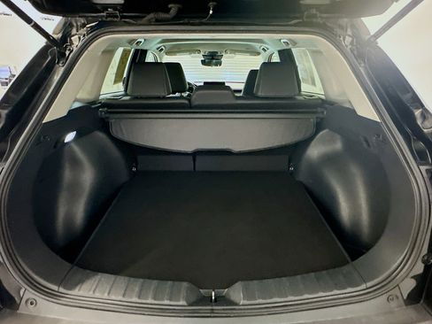 Used 2024 Toyota Corolla Cross XLE image 30