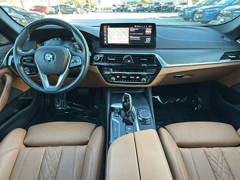 Used 2023 BMW 540i w/ Premium Package image 25