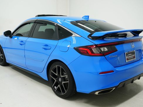 Used 2024 Honda Civic Sport Touring image 4
