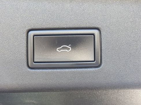Certified 2022 Volkswagen ID.4 Pro S RWD image 9