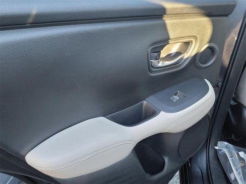 Used 2024 Honda HR-V EX-L image 11