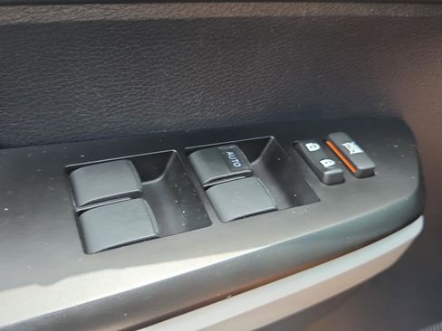 Used 2019 Toyota Tundra SR5 w/ SR5 Upgrade Package RWD image 18