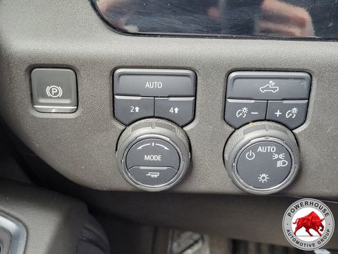 Used 2024 Chevrolet Silverado 1500 LT AWD/4WD image 27