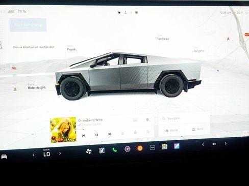 Used 2025 Tesla Cybertruck AWD Crew Cab image 28