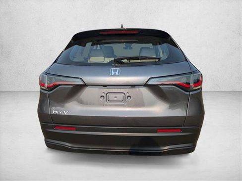 Used 2023 Honda HR-V LX image 6
