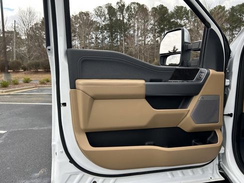 Used 2023 Ford F250 Lariat w/ Chrome Package image 65