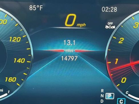 Used 2023 Mercedes-Benz GLB 250 image 31