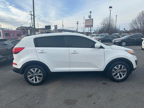 Used 2015 Kia Sportage LX image 4