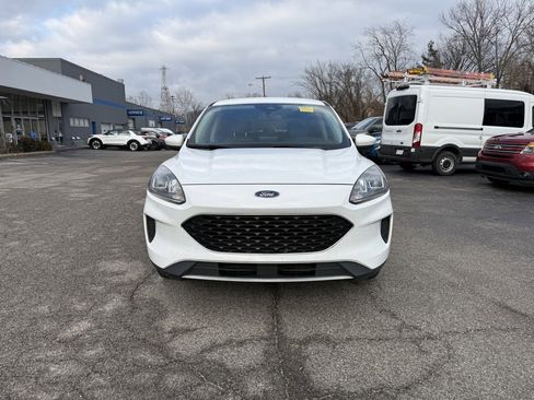 Used 2020 Ford Escape SE image 2