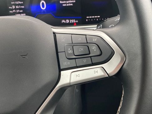 Used 2025 Volkswagen Taos SE image 15