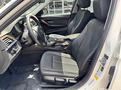 Used 2015 BMW 320i Sedan RWD image 15