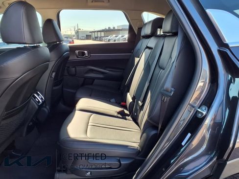 Certified 2025 Kia Sorento S image 10