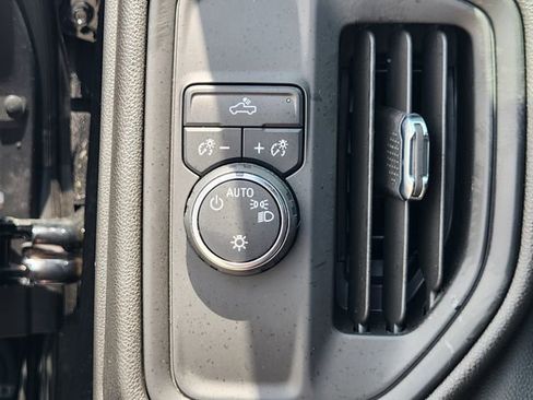 Used 2024 Chevrolet Silverado 1500 Custom image 21