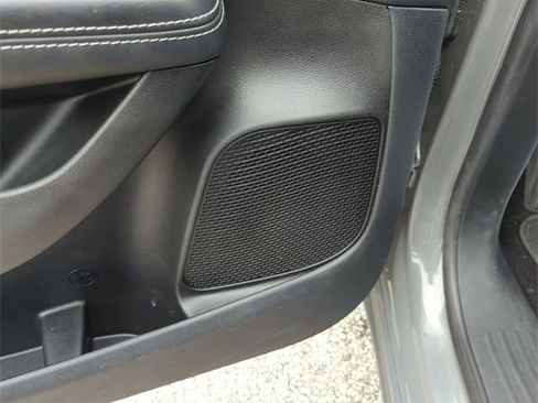 Used 2020 Chrysler Pacifica Touring-L w/ Advanced Safetytec Group image 24