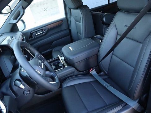 New 2026 GMC Yukon Denali w/ Sun & Power Step Package AWD/4WD image 27