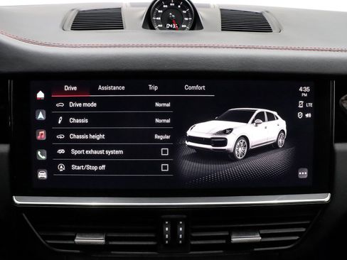 Used 2023 Porsche Cayenne GTS w/ Premium Package image 43