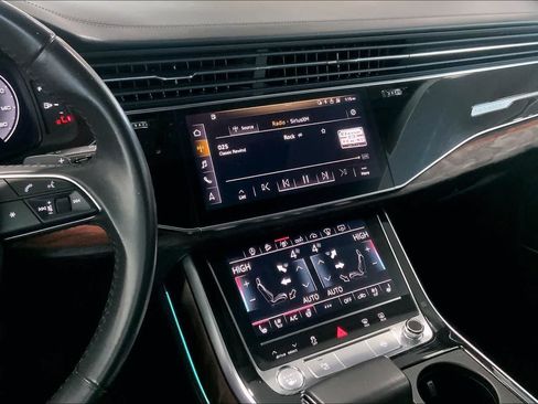 Used 2019 Audi Q8 Prestige AWD/4WD image 14