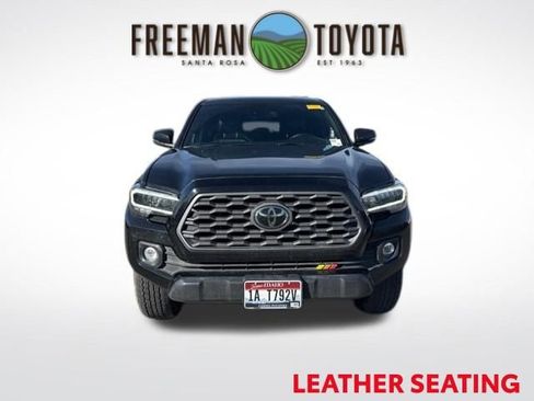 Used 2022 Toyota Tacoma TRD Off-Road w/ TRD Premium Off Road Package image 3