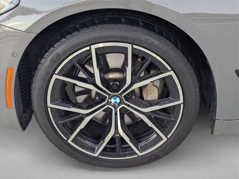 Used 2021 BMW 530i w/ M Sport Package image 9