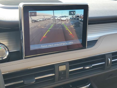 Certified 2022 Lincoln Corsair Standard w/ Equipment Group 101A image 17