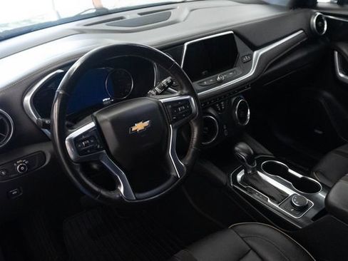 Used 2020 Chevrolet Blazer Premier FWD image 3