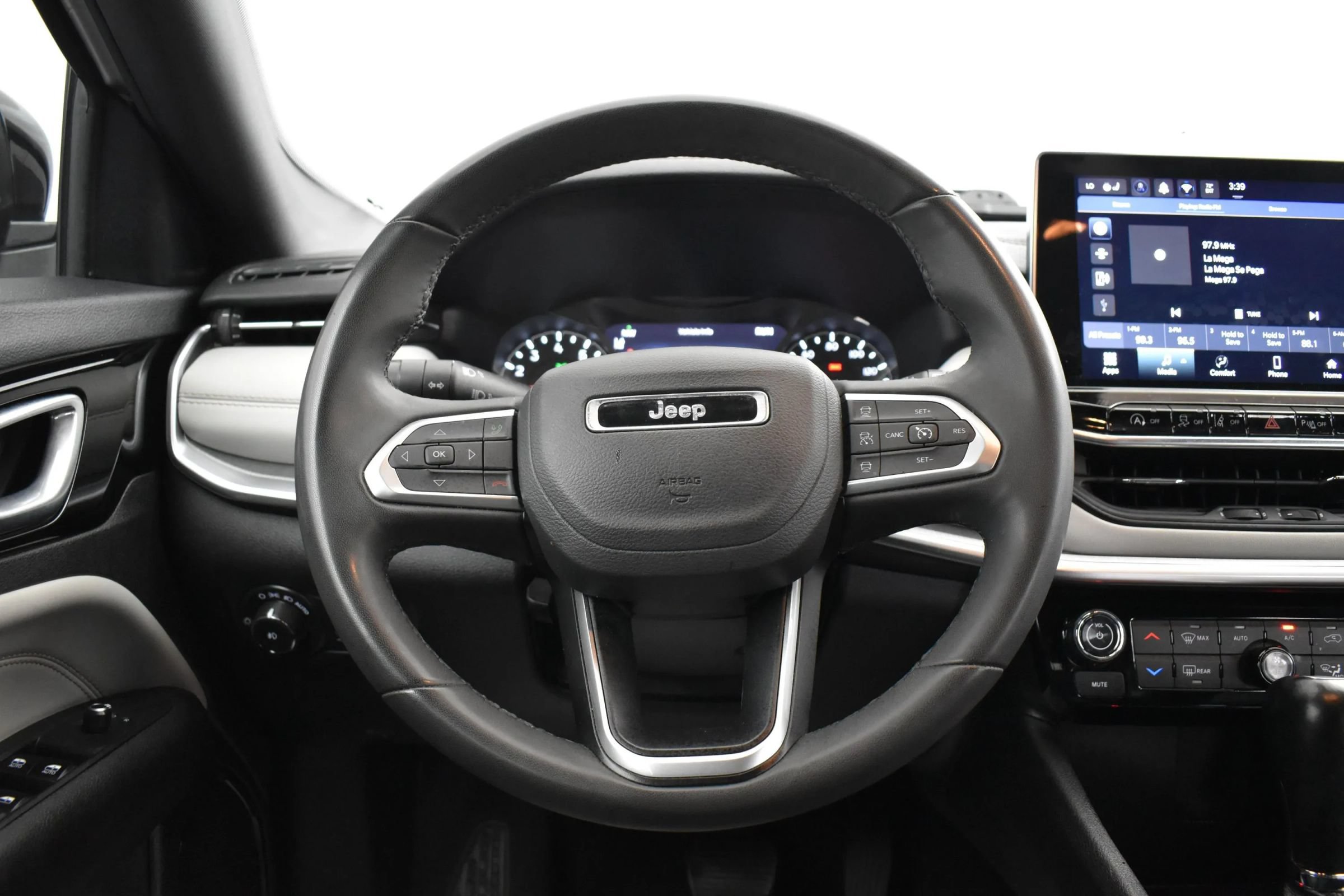 Used 2025 Jeep Compass Limited AWD/4WD image 20