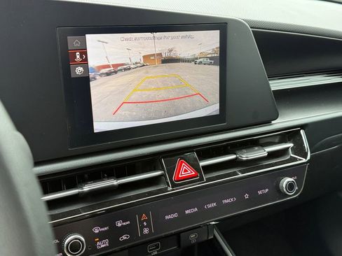 Used 2024 Kia Niro LX image 35