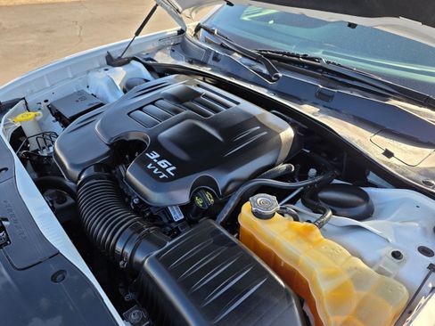 Used 2019 Dodge Charger SXT RWD image 31