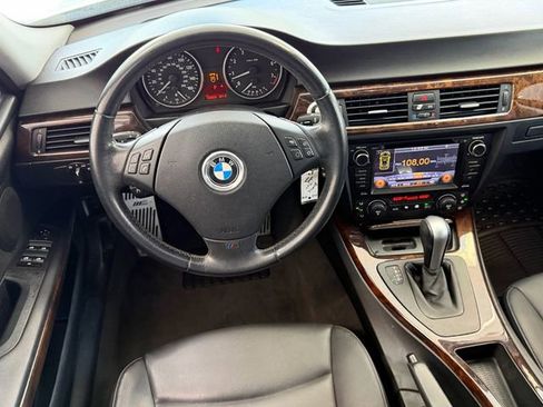 Used 2006 BMW 330i Sedan RWD image 8