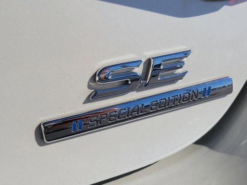 Used 2016 Toyota Camry SE image 8