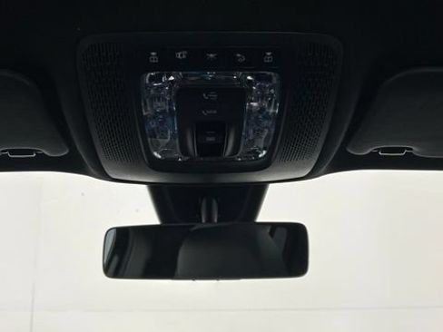 Used 2022 Mercedes-Benz GLB 250 image 22