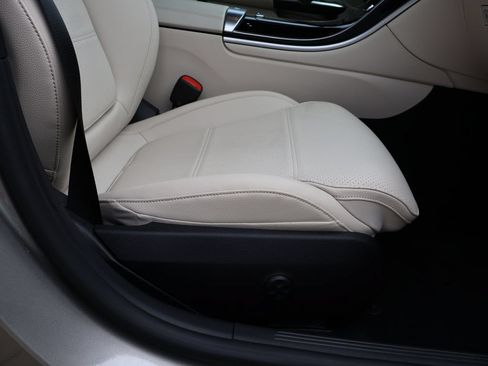 Certified 2023 Mercedes-Benz C 300 4MATIC Sedan image 32
