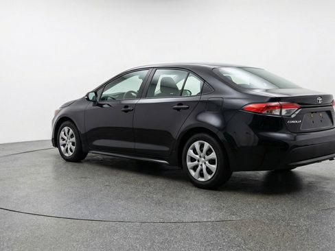 Used 2025 Toyota Corolla LE FWD image 6